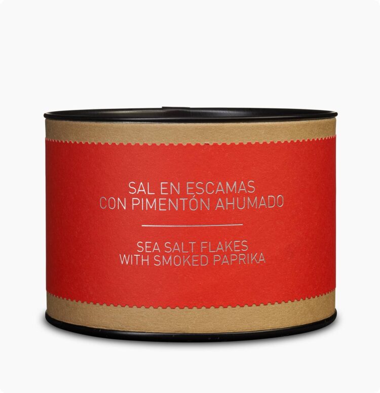 sal-en-escamas-con-pimenton-ahumado-la-chinata-750x776